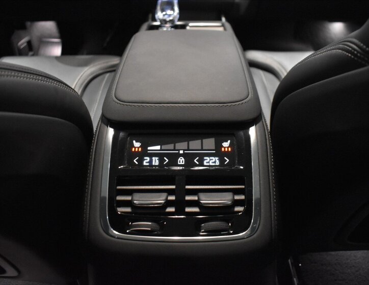 Volvo XC90 SUV / Terénní 2,0 l 228 kw