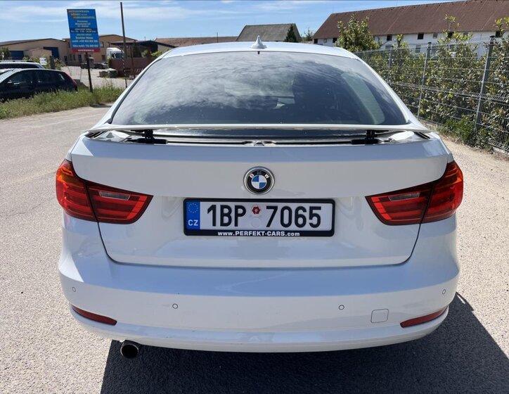 BMW Řada 3 Sedan / Limuzína 2,0 l 135 kw