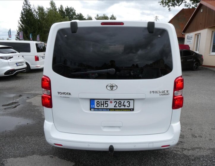 Toyota ProAce Verso 8