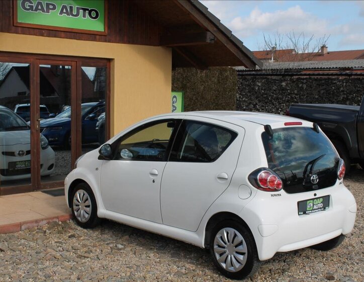 Toyota Aygo Hatchback 998,0 50 kw