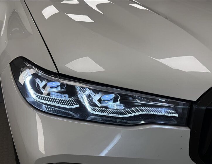 BMW X7 Kombi 3,0 l 250 kw