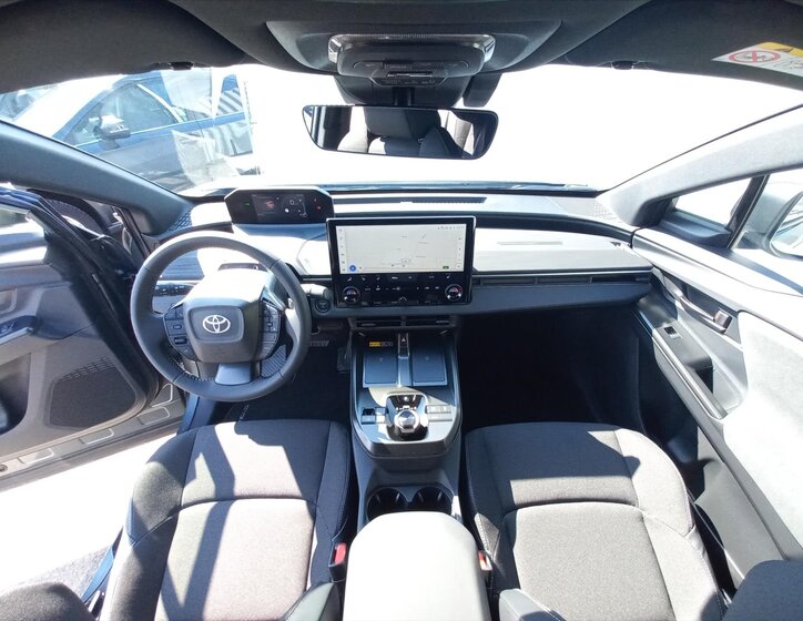 Toyota C-HR CUV / Crossover 2,0 l 0