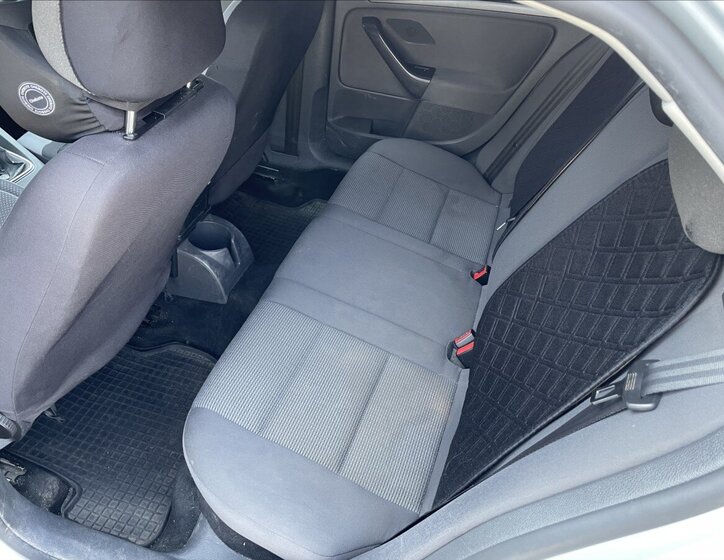 Volkswagen Jetta Sedan / Limuzína 1,9 l 77 kw