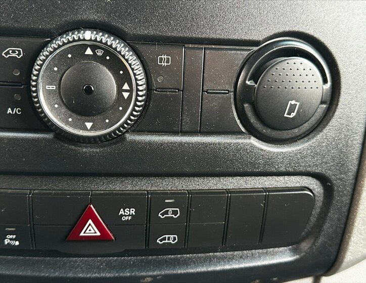 Mercedes-Benz Sprinter 26