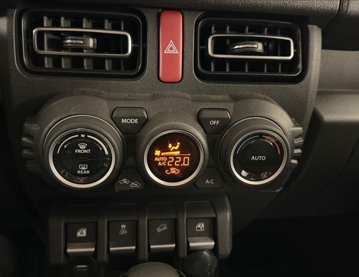 Suzuki Jimny SUV 1,5 l 75 kw