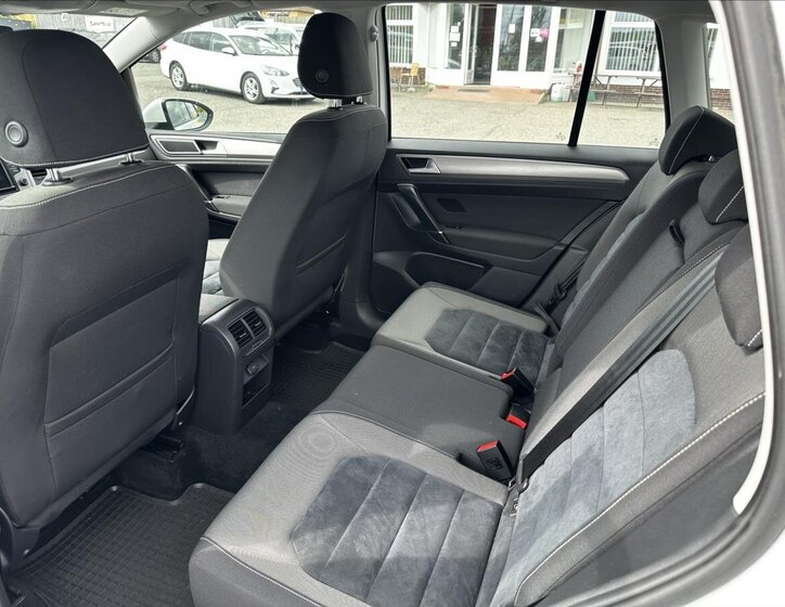 Volkswagen Golf Sportsvan 12