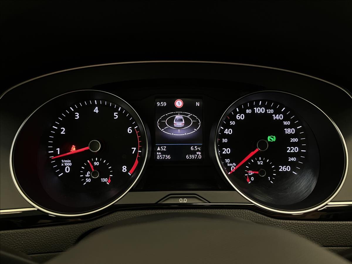 Volkswagen Passat Sedan / Limuzína 1,5 l 110 kw