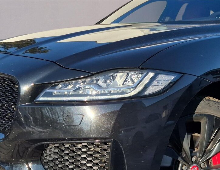 Jaguar F-Pace SUV / Terénní 3,0 l 221 kw