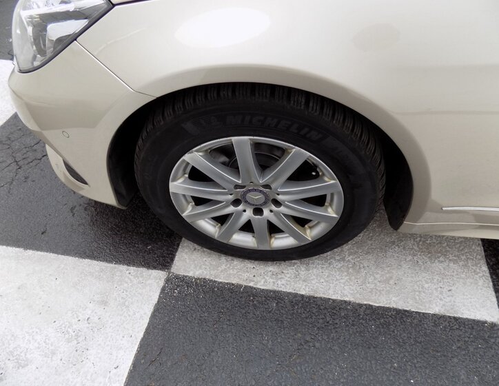 Mercedes-Benz Třídy E 32