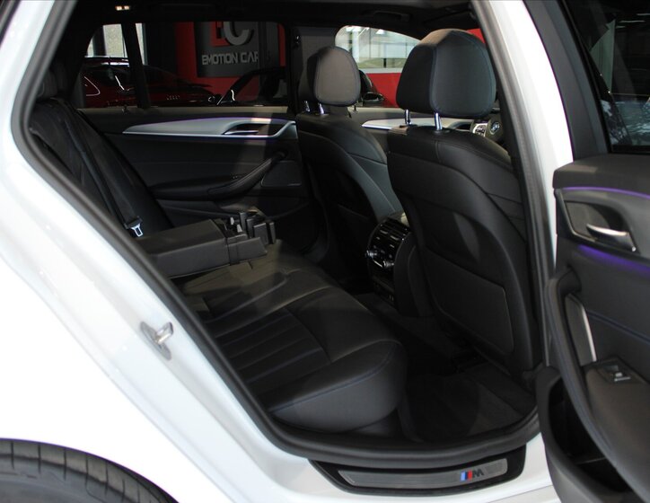 BMW Řada 5 Kombi 3,0 l 210 kw