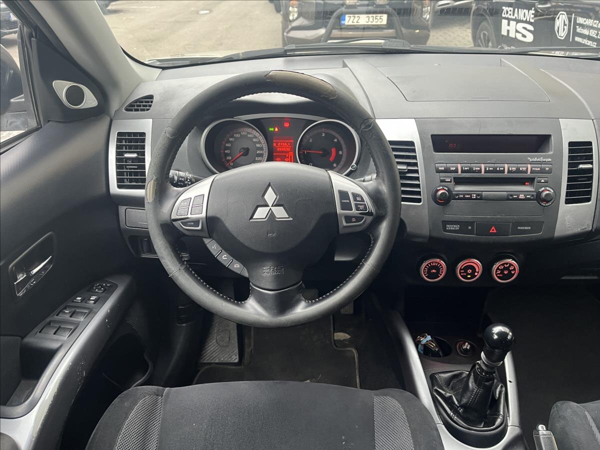 Mitsubishi Outlander SUV / Terénní 2,0 l 103 kw