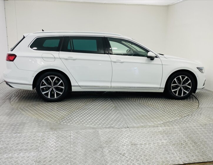 Volkswagen Passat Kombi 2,0 l 206 kw