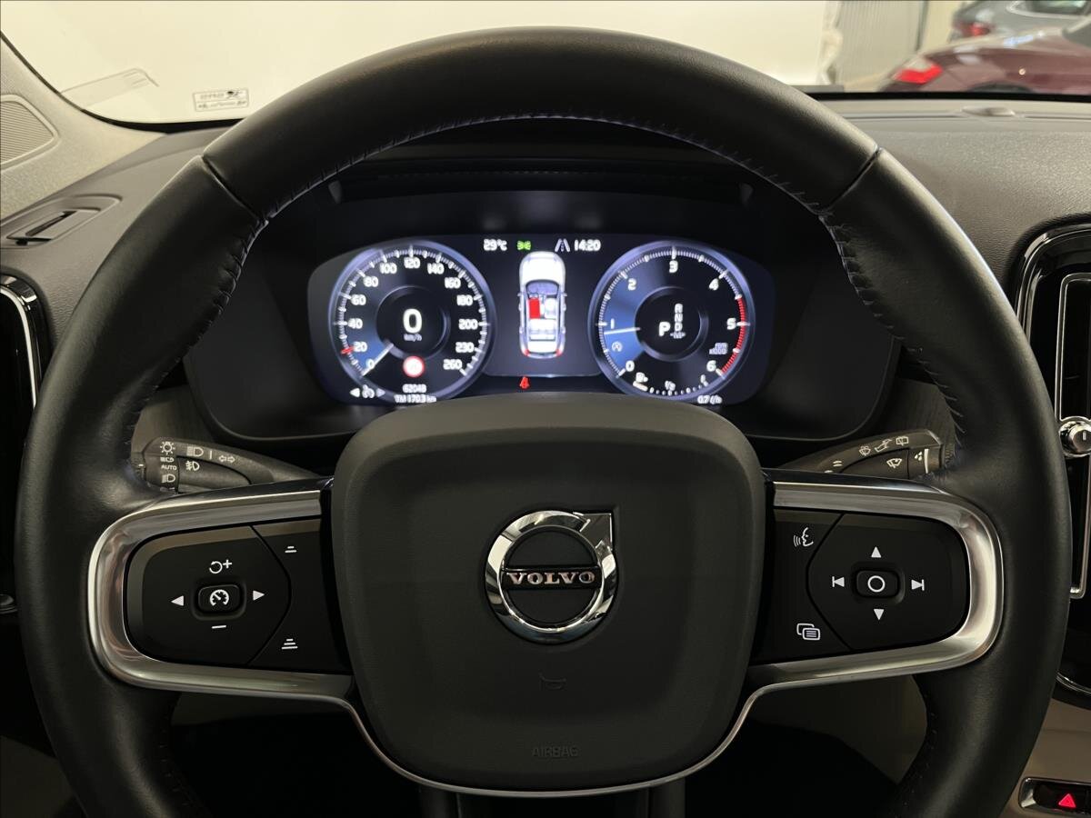 Volvo XC40 SUV 2,0 l 110 kw