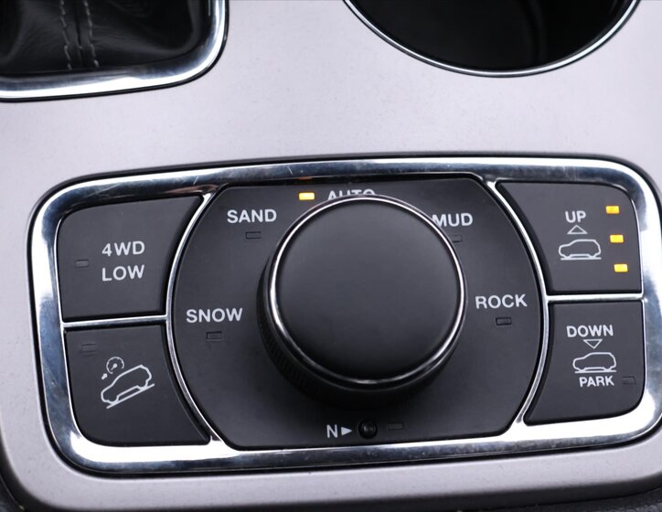 Jeep Grand Cherokee 29