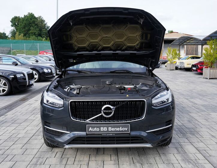 Volvo XC90 9