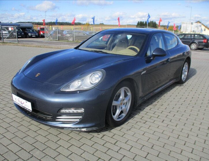 Porsche Panamera 1