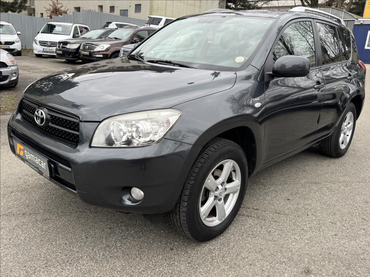 Toyota RAV4 SUV / Terénní 2,2 l 100 kw