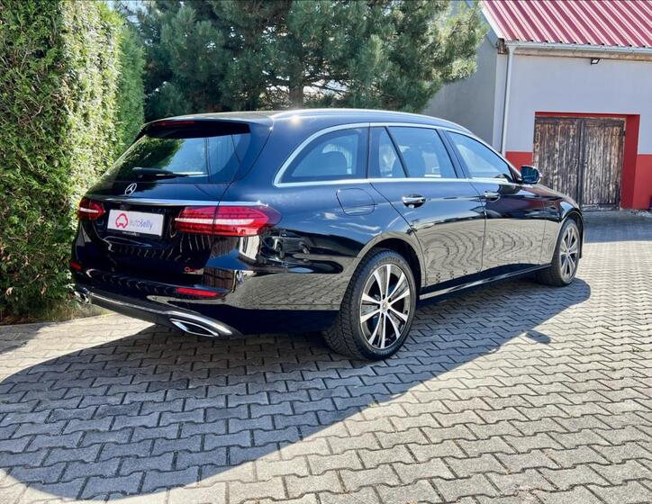 Mercedes-Benz Třídy E 6