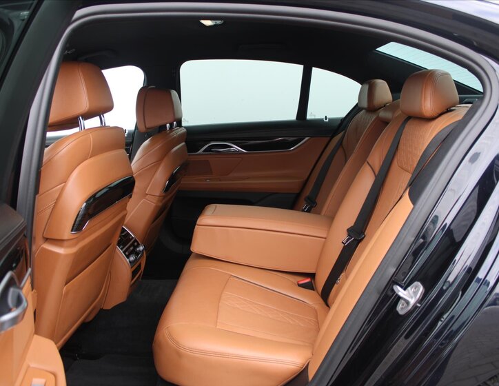 BMW Řada 7 Sedan / Limuzína 3,0 l 195 kw