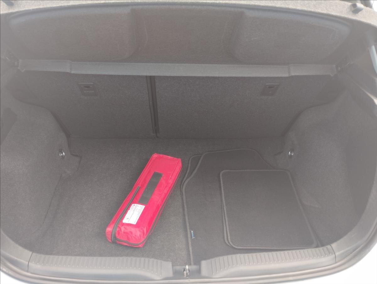 Toyota Auris Hatchback 1,3 l 74 kw