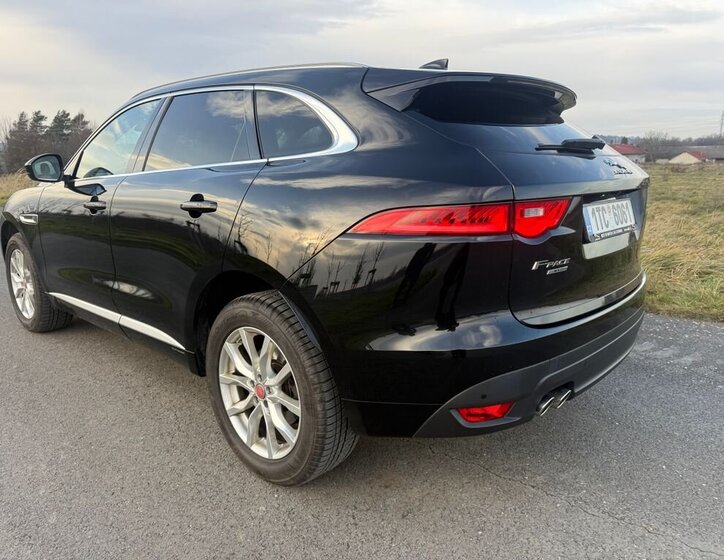 Jaguar F-Pace 3