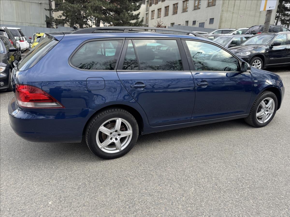 Volkswagen Golf Kombi 1,6 l 77 kw