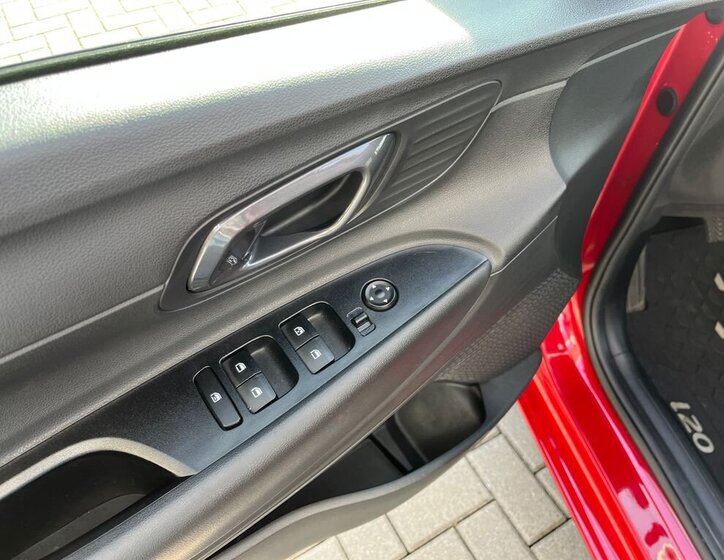 Hyundai i20 Hatchback 1,2 l 57 kw