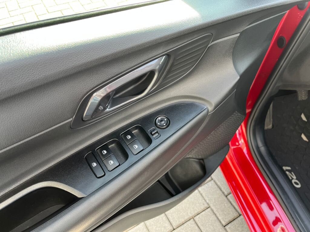 Hyundai i20 Hatchback 1,2 l 57 kw