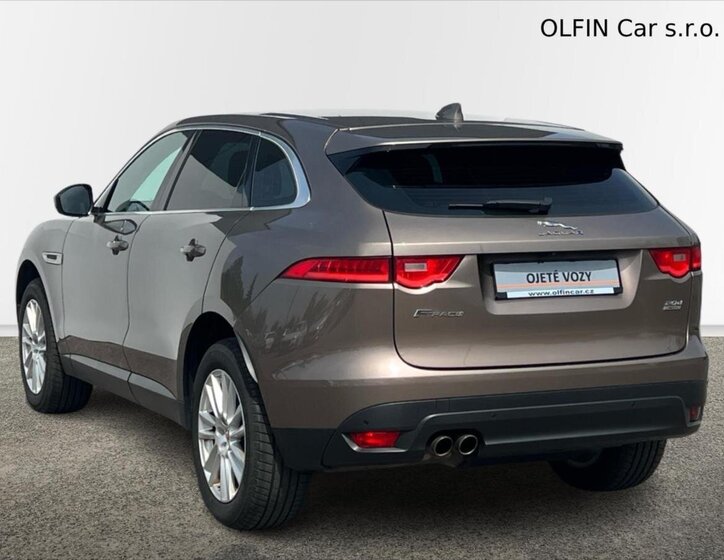 Jaguar F-Pace Kombi 2,0 l 132 kw
