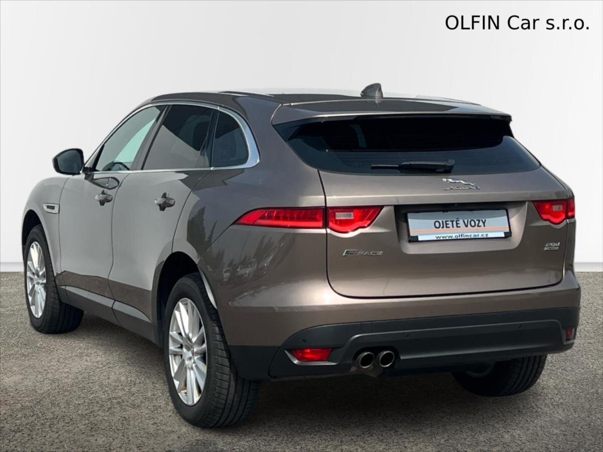 Jaguar F-Pace Kombi 2,0 l 132 kw