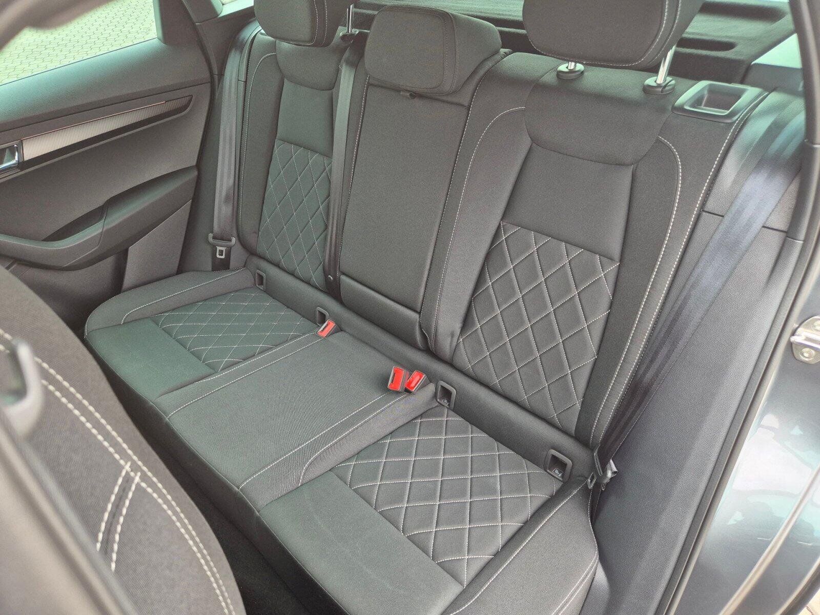 Škoda Karoq SUV / Terénní 1,5 l 110 kw