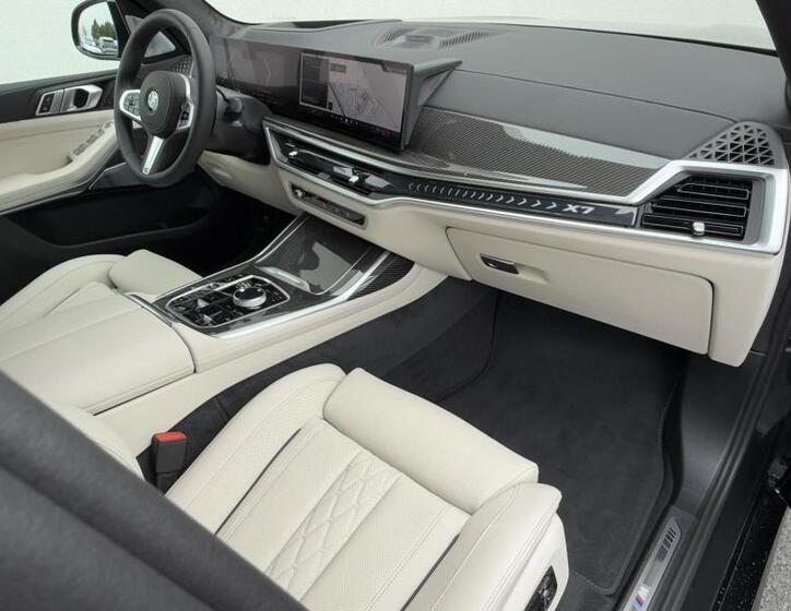 BMW X7 8