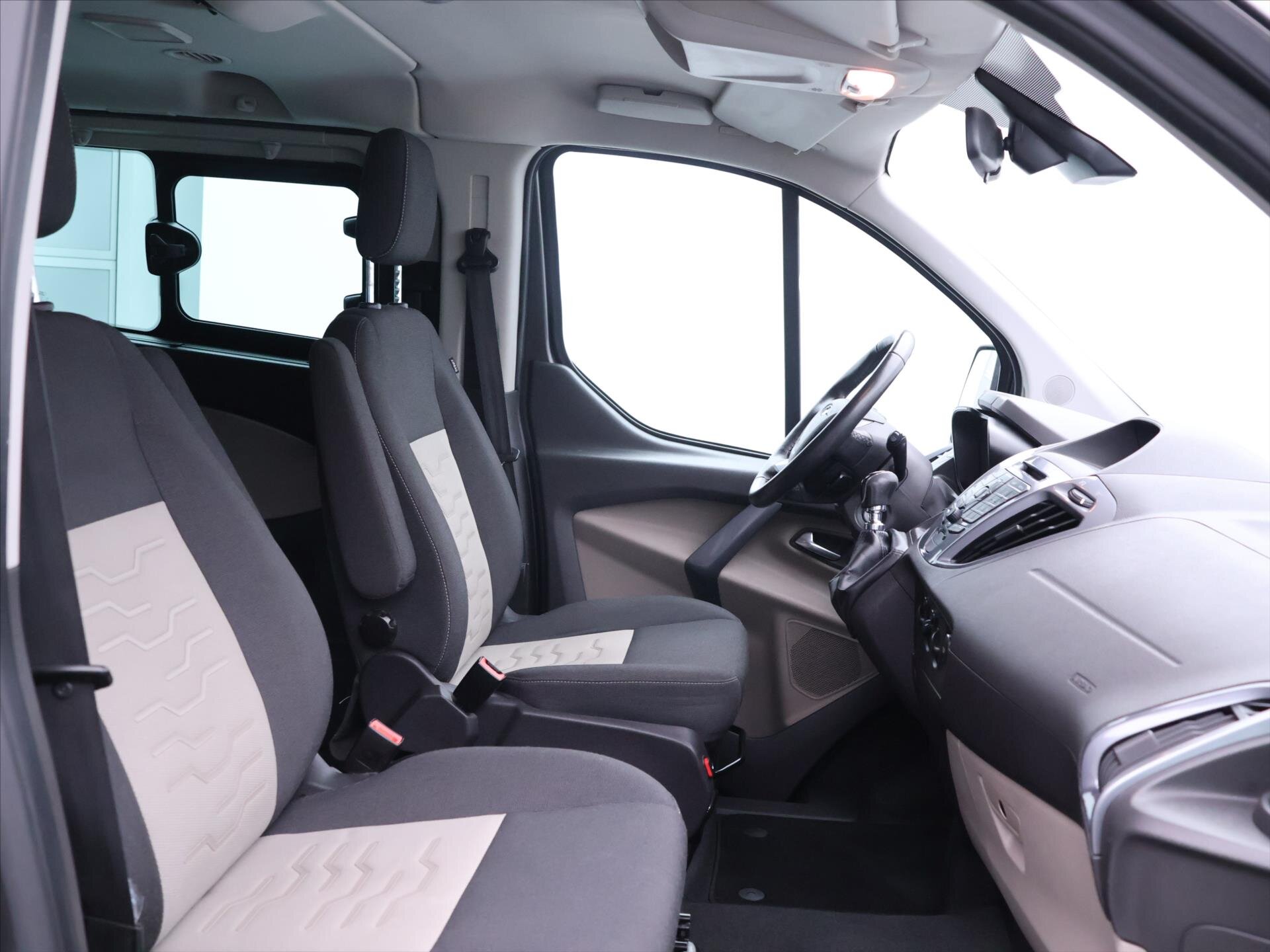 Ford Tourneo Custom MPV 2,2 l 114 kw