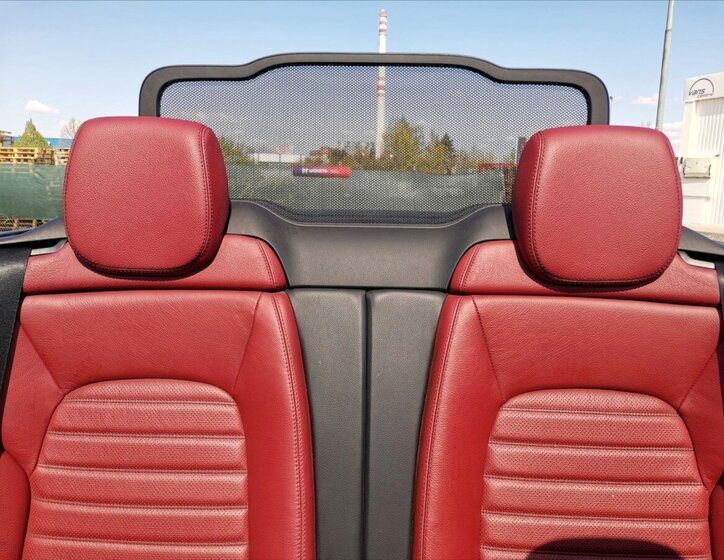 Mercedes-Benz Třídy C Kabriolet 2,0 l 180 kw