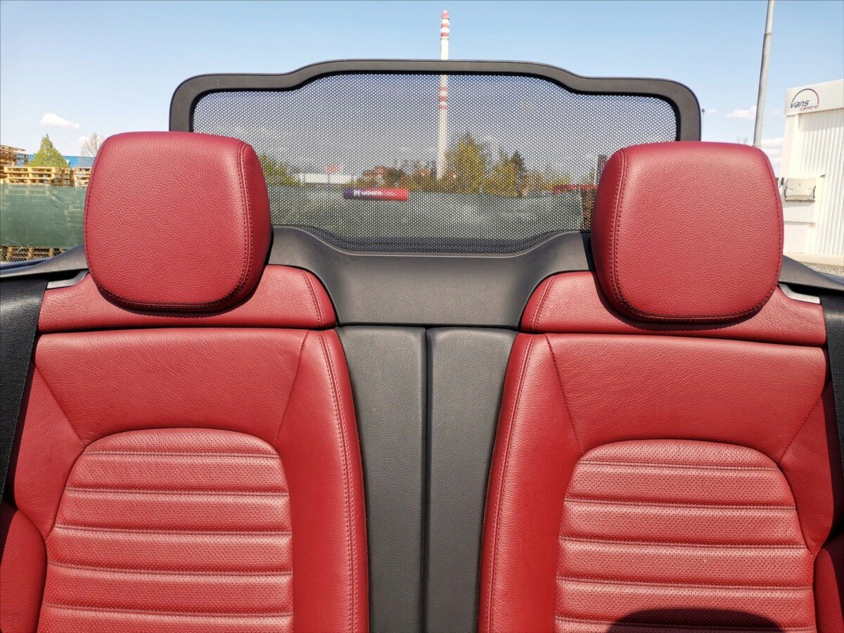 Mercedes-Benz Třídy C Kabriolet 2,0 l 180 kw