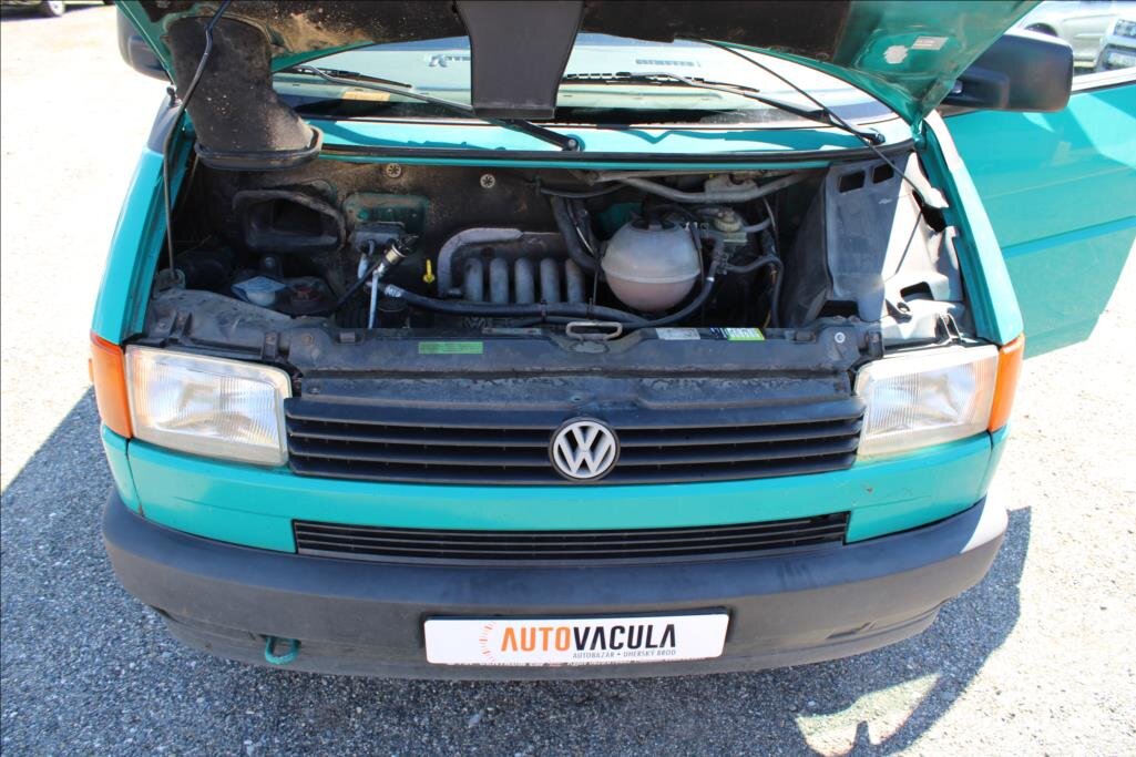 Volkswagen Caravelle Kombi 2,4 l 57 kw