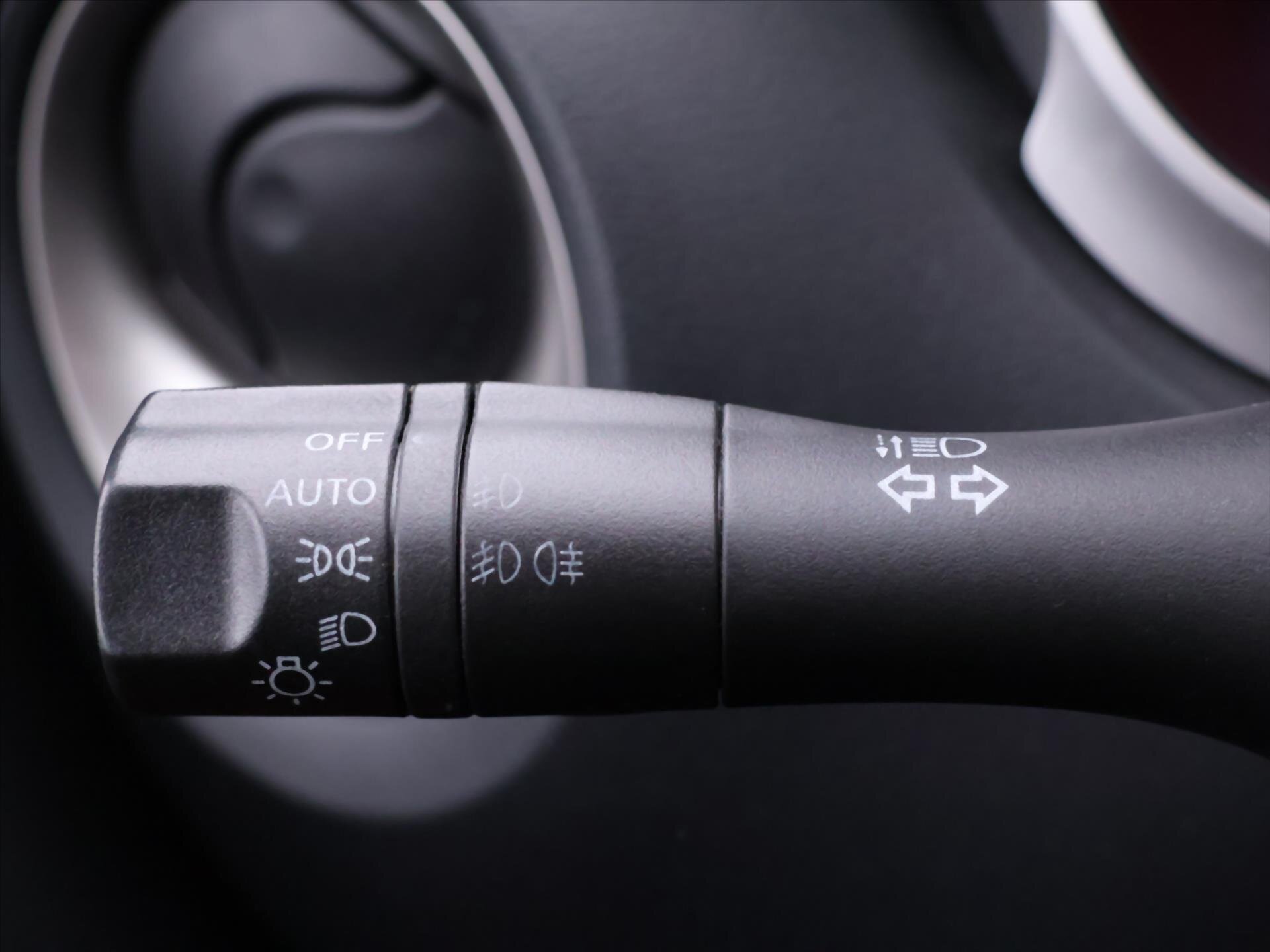 Nissan Juke SUV 1,6 l 140 kw