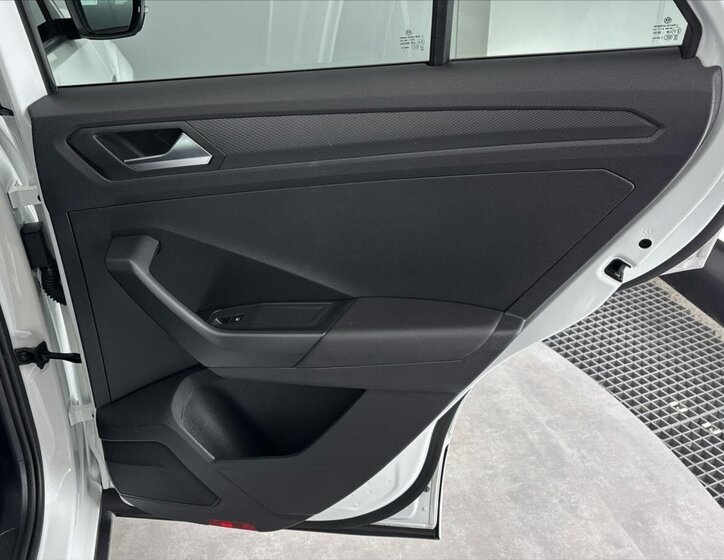 Volkswagen T-Roc SUV / Terénní 2,0 l 221 kw