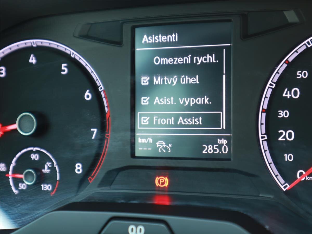 Volkswagen T-Roc CUV / Crossover 1,5 l 110 kw