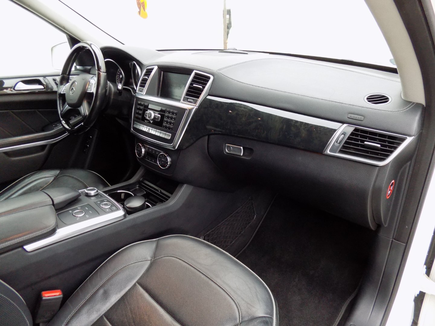 Mercedes-Benz GL SUV 4,7 l 320 kw