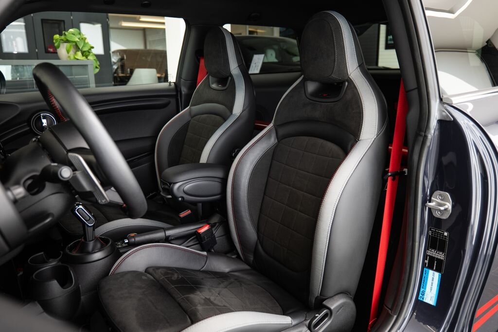 Mini Cooper Hatchback 2,0 l 225 kw