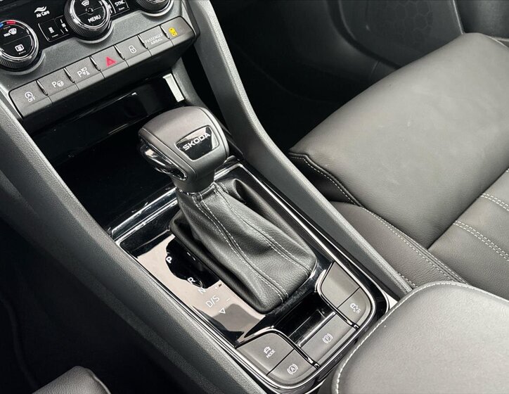 Škoda Karoq SUV / Terénní 1,5 l 110 kw