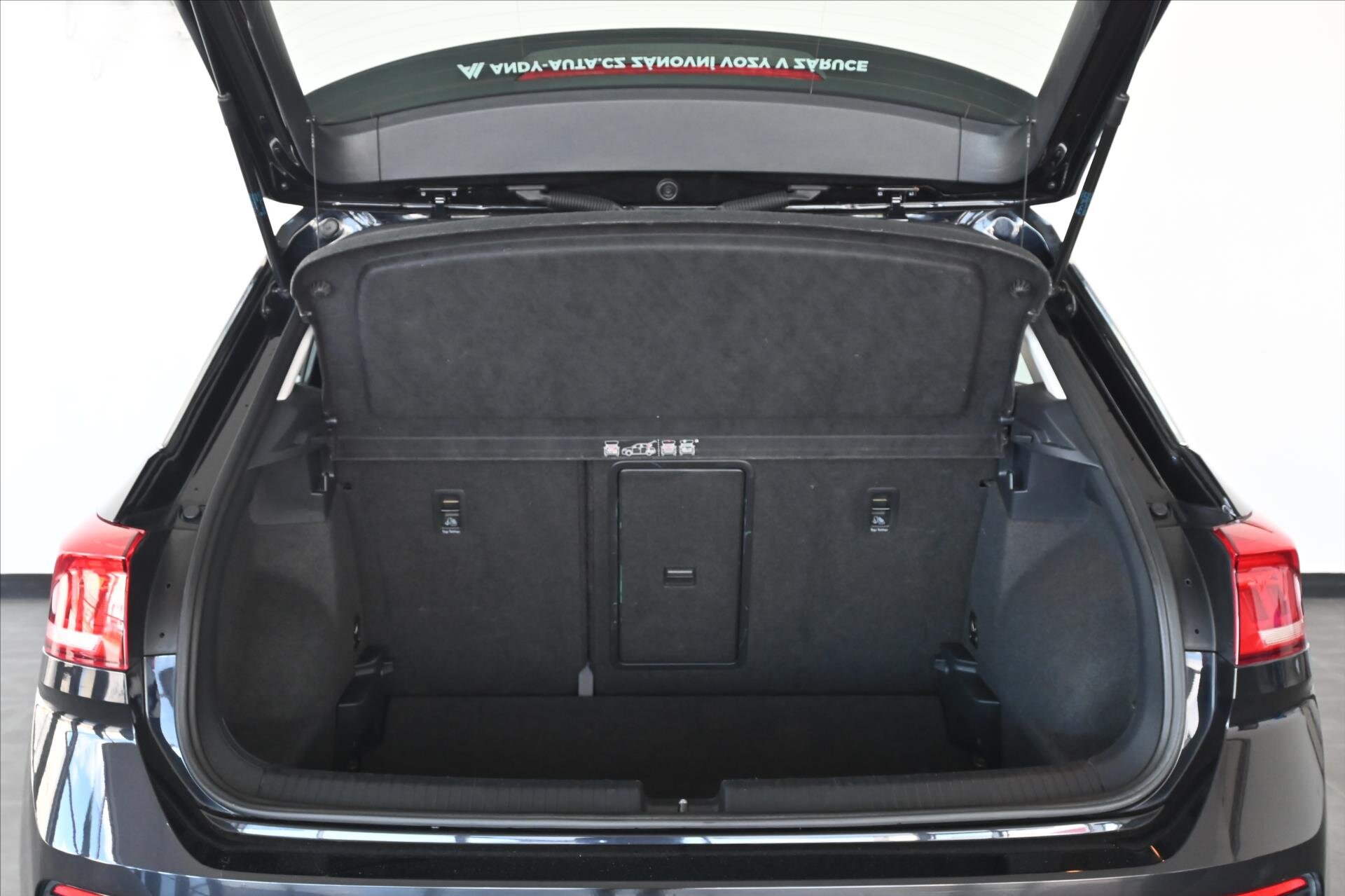 Volkswagen T-Roc SUV 1,6 l 85 kw