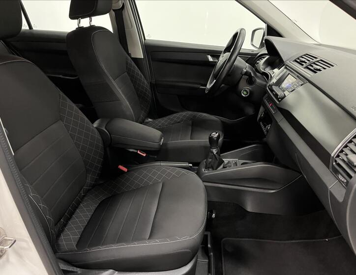 Škoda Fabia 16