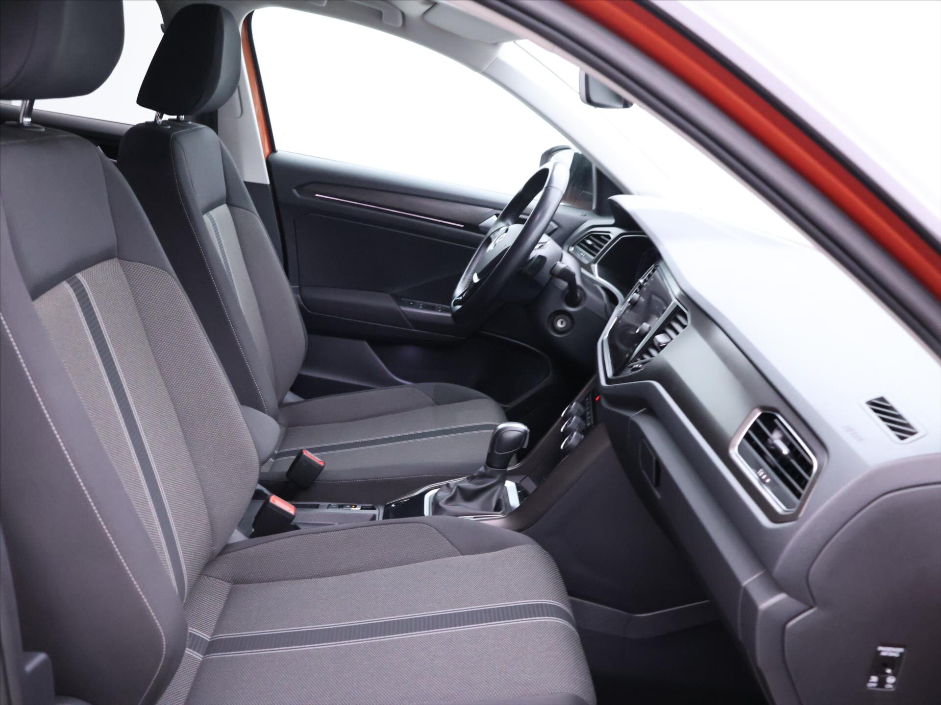 Volkswagen T-Roc SUV / Terénní 1,5 l 110 kw