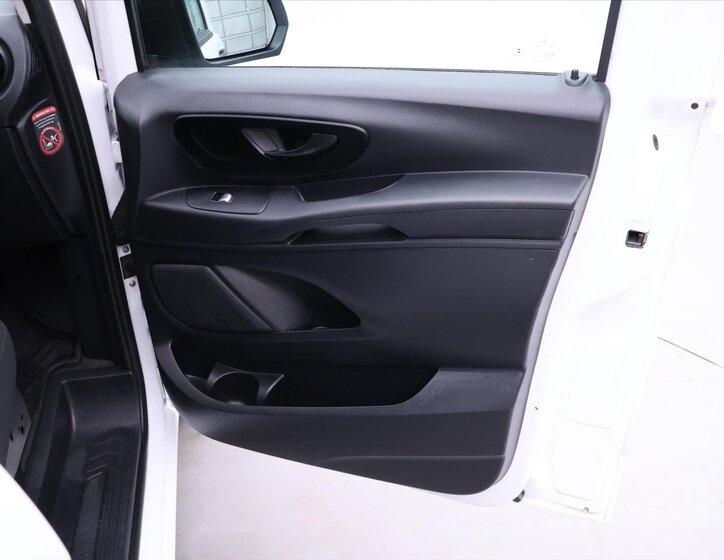 Mercedes-Benz Vito 14