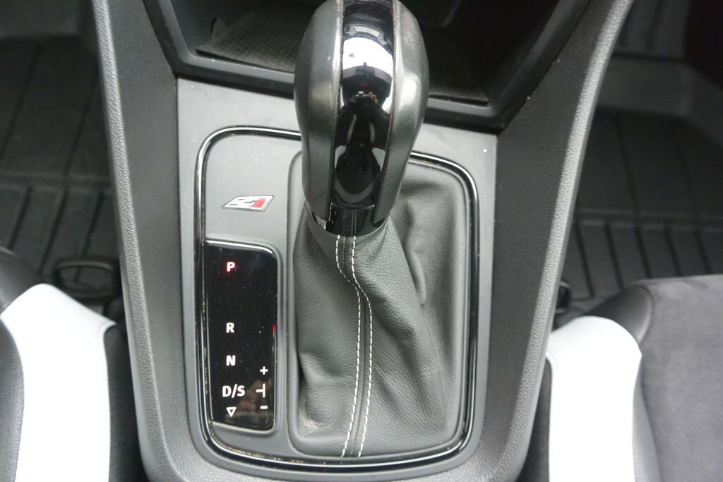 Seat Leon Hatchback 2,0 l 206 kw