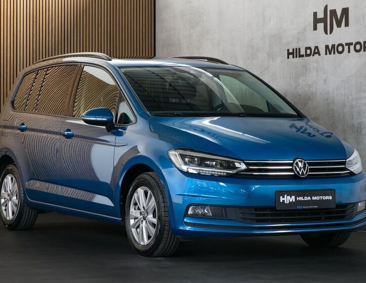 Volkswagen Touran 1
