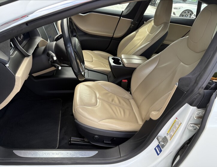 Tesla Model S 20