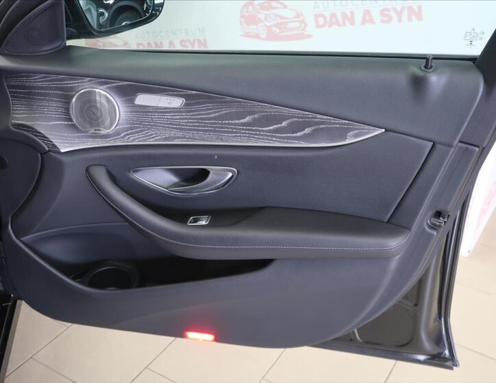 Mercedes-Benz Třídy E Kombi 2,0 l 143 kw